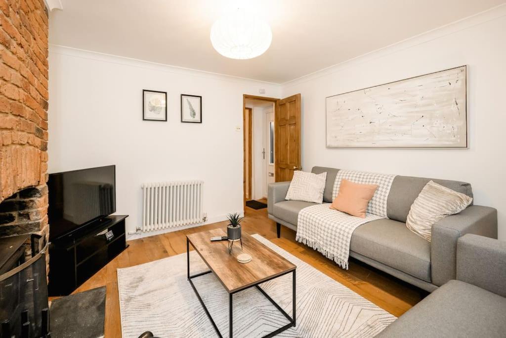 3 Bedroom Home Close To Town Centre With Wifi & Garden Royal Tunbridge Wells Eksteriør bilde