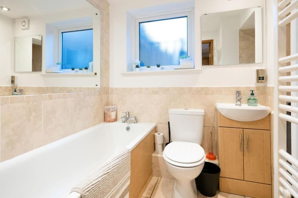 3 Bedroom Home Close To Town Centre With Wifi & Garden Royal Tunbridge Wells Eksteriør bilde