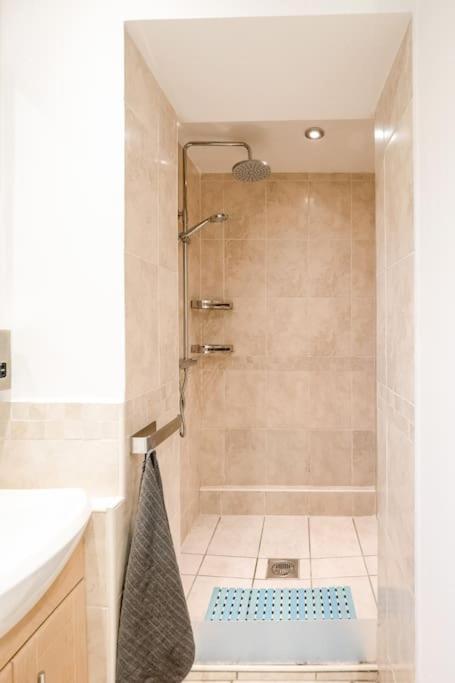 3 Bedroom Home Close To Town Centre With Wifi & Garden Royal Tunbridge Wells Eksteriør bilde