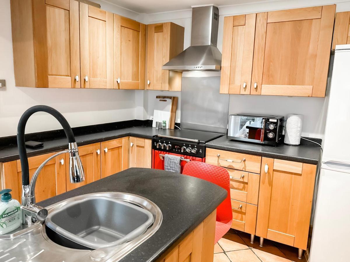 3 Bedroom Home Close To Town Centre With Wifi & Garden Royal Tunbridge Wells Eksteriør bilde